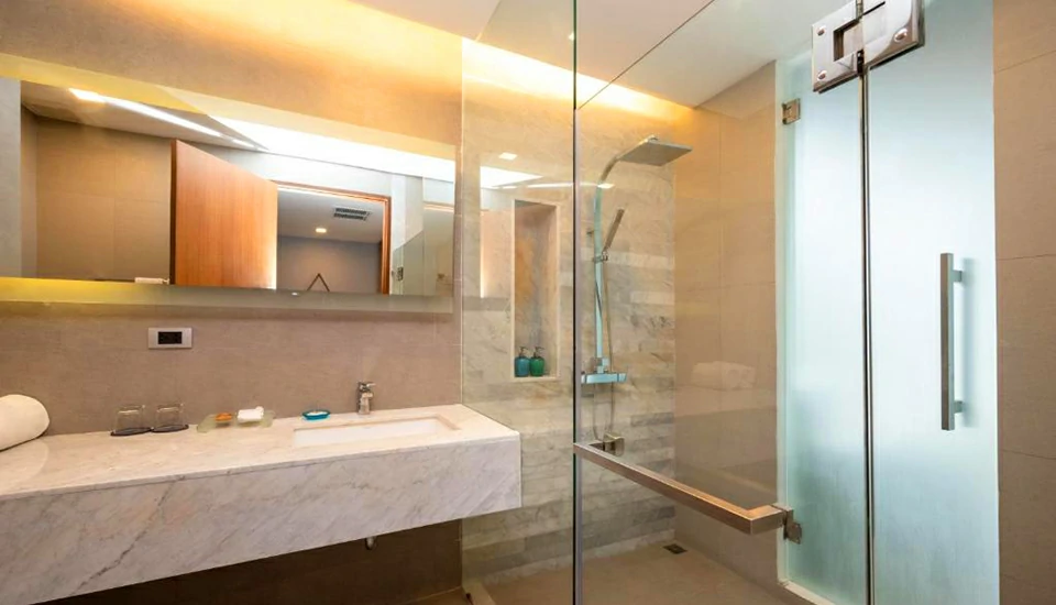 هتل بلو سوتل کرابی